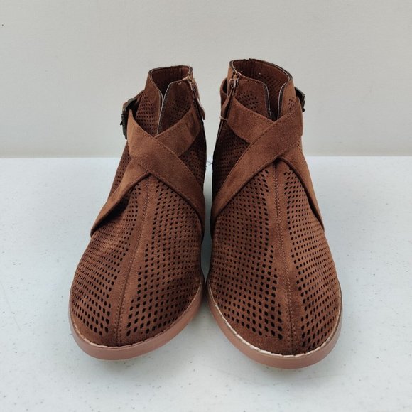 JC Womens Reggi Block Heel Perforated Ankle Bootie Side Zip Camel Sz 9 - Picture 2 of 9